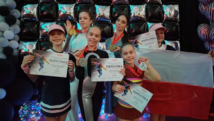 Piotrkowskie „Jaskółki” mistrzyniami świata w tańcu sportowym                        