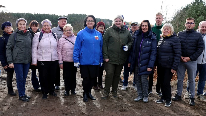 Sulejów zazielenia się - wspólne sadzenie drzew owocowych w ramach projektu „Owocowe Łódzkie”