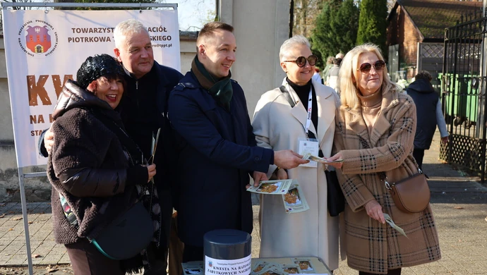 Piotrkowianie ratują historię – Trwa 38. kwesta na rzecz ratowania zabytkowych nagrobków