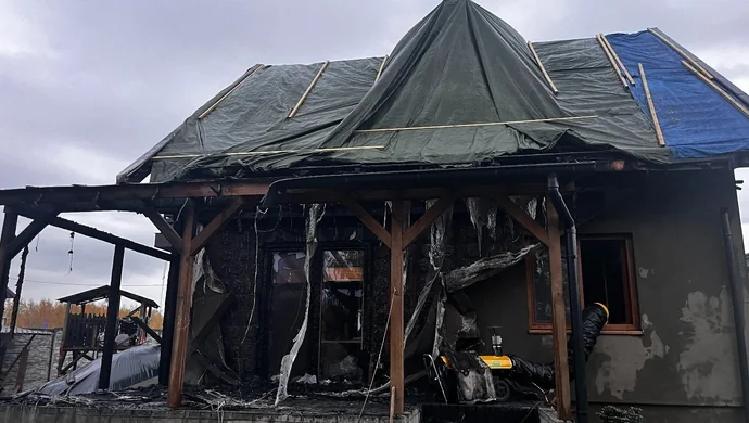 Ogień zabrał wszystko, ale nie nadzieję. Strażak prosi o pomoc