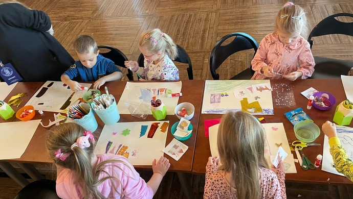 Przedszkolaki odkrywały tajemnice królów 