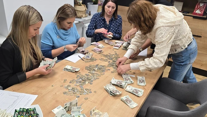 Udana kwesta w Kamieńsku. Zbierano na renowację nagrobku bohatera