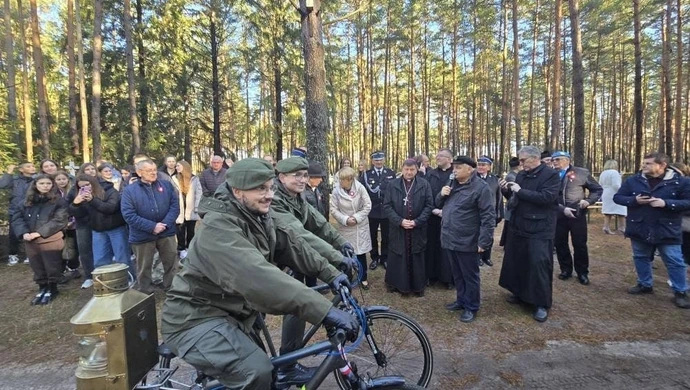 Sztafeta Rowerowa „Ogień Niepodległości” wyruszyła z Kostiuchnówki na Ukrainie