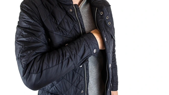 Styl z "Top Gun" w praktyce - jak stworzyć stylizację z kurtką pilotką w roli głównej?