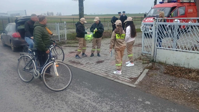  Rozdawali odblaski w Święto Niepodległości