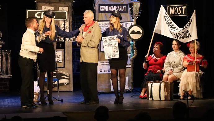 Pełna sala i owacje: zakończył się projekt „Historia kina w Popielawach ? NIEee! w Piotrkowie ZDJĘCIA