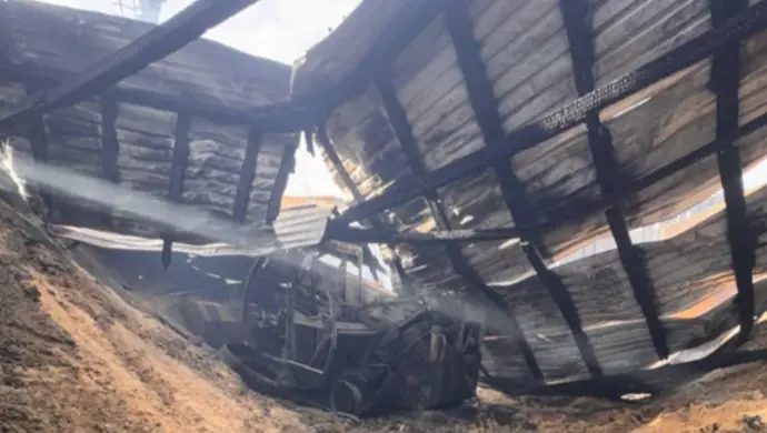 Śledztwo prokuratury w sprawie pożaru w tartaku. Spłonął magazyn