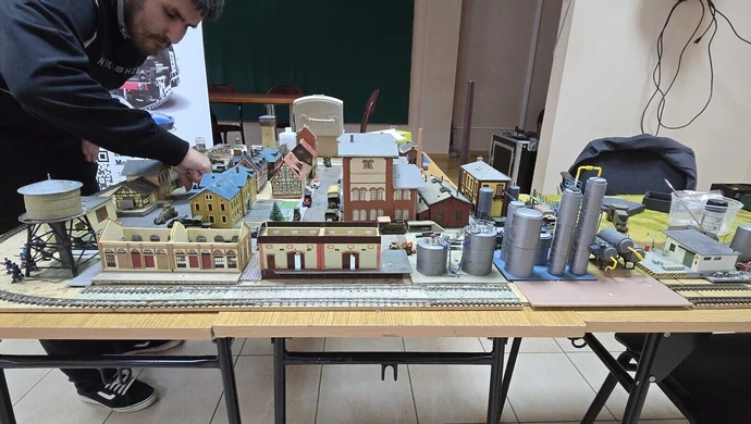 Warsztaty z miniaturowego świata modelowania w ZSP4