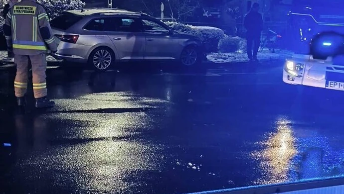 3 pojazdy zderzyły się na DK12. Na miejscu strażacy i policja