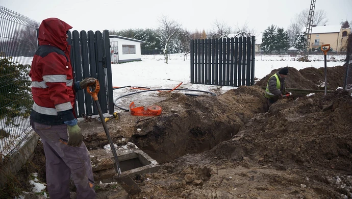 Ruszyła budowa nowego chodnika w Szydłowie w gminie Grabica