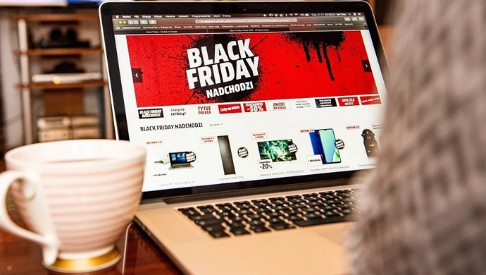 Polacy nie ufają Black Friday. Tylko co trzeci wierzy w prawdziwe promocje