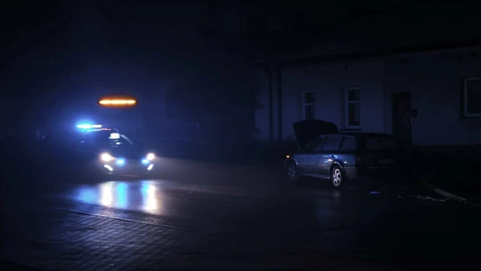 Wbił się w słup i uciekł. Utrudnienia na DK 12 w Sulejowie