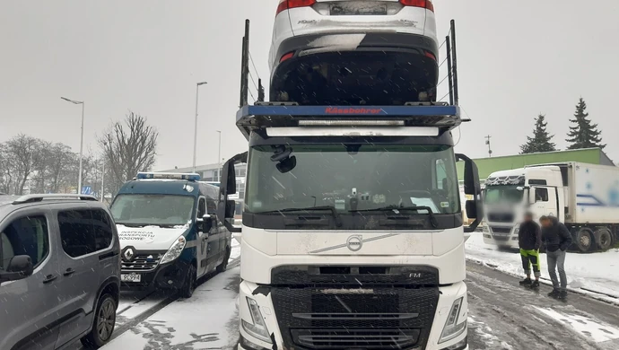 Na cudzej karcie prowadził samochody z Belgii do Polski. Kierowca jechał ponad 20 godzin - zatrzymany przez ITD