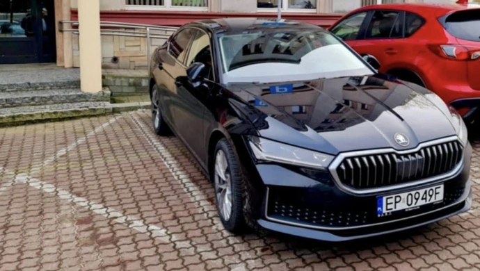 Prezydent pojedzie nowym autem. Skoda Superb zastąpiła Peugeota 508