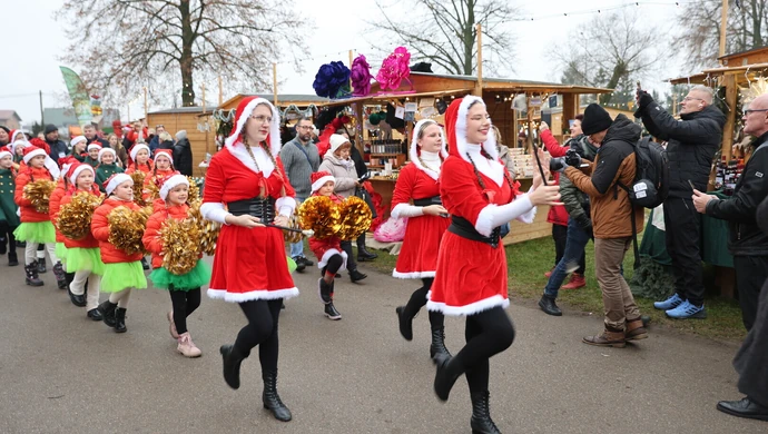 Świąteczne emocje na V Jarmarku Bożonarodzeniowym w Sulejowie [ZDJĘCIA]