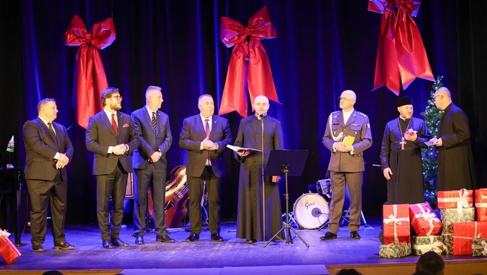 Piękna wigilia Urzędu Miasta w Miejskim Ośrodku Kultury ZDJĘCIA