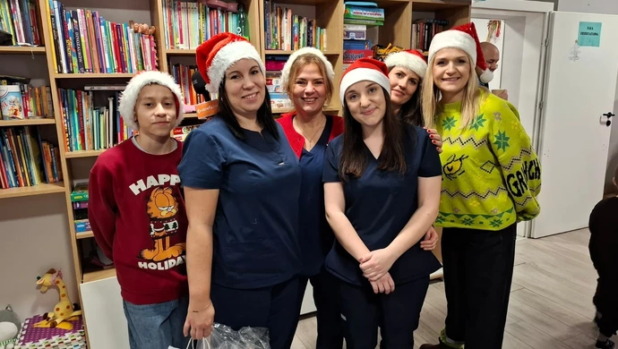 Studenci z Piotrkowa Trybunalskiego podarowali dzieciom święta pełne radości