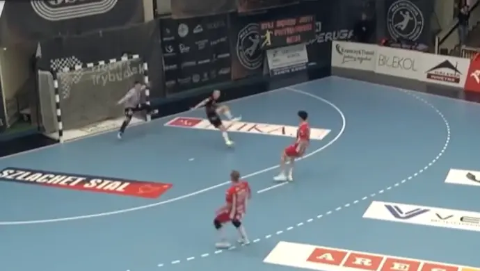 Fachowcy zachwycają się bramką szczypiornisty Piotrkowianina