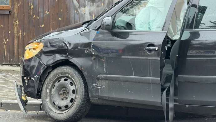 Zderzenie autobusu MZK z osobówką na Jerozolimskiej. Ogromne utrudnienia