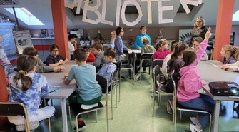 Świętowanie z Kubusiem Puchatkiem w bibliotece Szkoły Podstawowej w Gorzkowicach
