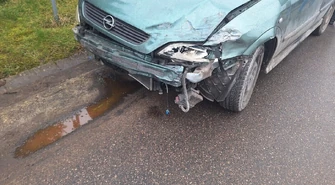 Zderzenie busa i osobówki w Rękoraju ZDJĘCIA