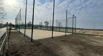 Nad zalewem powstają boiska sportowe