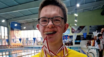 Piotrkowski pływak z czterema złotymi medalami Mistrzostw Polski 