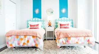 Aranżacja pokoju dziecięcego – jak dobrać łóżko dla dziecka w zależności od wieku?