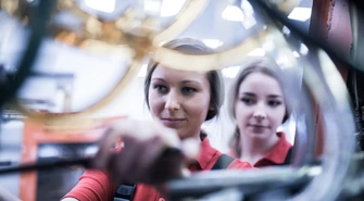 Haering zaprasza do szkoły branżowej I  stopnia  w zawodzie operator obrabiarek skrawających