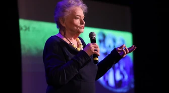 ŁDK inspiruje seniorów. Spotkanie z Anną Seniuk w piotrkowskim MOK-u