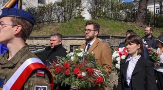 Złożyli kwiaty pod pomnikiem Zbrodni Katyńskiej