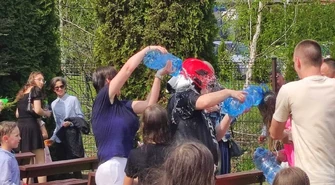 Proboszcz i wikary lali wodą, ale nie święconą 