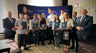 Siedemnastu uczniów ze Stypendiami Starosty Powiatu Piotrkowskiego 