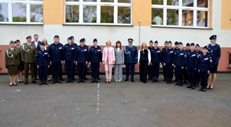 Ślubowanie uczniów klas policyjnych i wojskowych w IV LO w Piotrkowie Trybunalskim