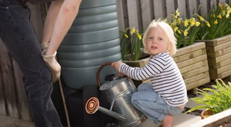 Zbiornik na deszczówkę – idealny dla ogrodu i działki