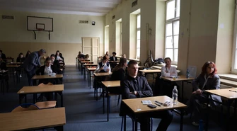 Matura 2025 z matematyki w I LO w Piotrkowie: Spokojny start i pozytywne nastroje