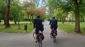 Policja na rowerach dba o bezpieczeństwo piotrkowian 