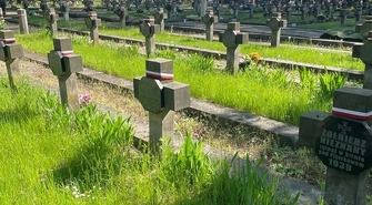 Porządki na cmentarzach – trwa bieżące utrzymanie miejsc pamięci