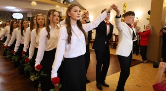 Bal ósmoklasisty Szkoły Podstawowej nr 3 ZDJĘCIA