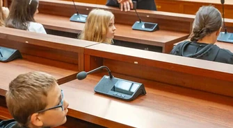 Uczniowie z Łęk Szlacheckich odwiedzili Urząd Marszałkowski Województwa Łódzkiego