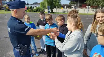 Dzielnicowy z Grabicy przeprowadził egzamin na kartę rowerową