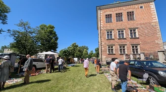 Piotrkowska Giełda Staroci przyciąga mieszkańców miasta