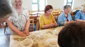 Kultura i sztuka gwarancją spełnionego życia w starszym wieku – warsztaty ceramiczne dla seniorów