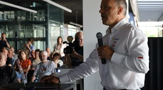 Sebastian Kawa przyciągnął fanów awiacji do mediateki [wywiad]