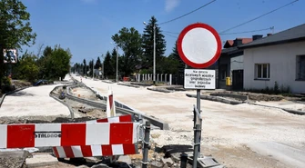 Po weekendzie będą lać asfalt na Rakowskiej i Wolborskiej. Kolejne utrudnienia w ruchu