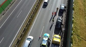 Wypadek na S8 pod Piotrkowem. Zderzenie dwóch aut, jedna osoba w szpitalu