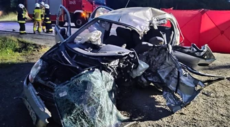 Tragedia na DK12 pod Piotrkowem. Nie żyje kierowca osobówki ZDJĘCIA