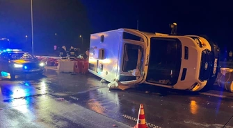 Przewrócony kamper na S8 ZDJĘCIA