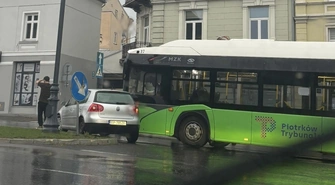 Zderzenie autobusu z osobówką na placu Kościuszki