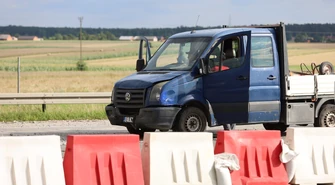Wypadek na S8 pod Piotrkowem. Zderzenie dwóch pojazdów, jedna osoba ranna